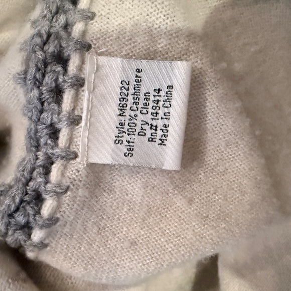 Johnny Was Cream V-Neck Whipstitch Cashmere Sweater with Blue and Red Embroidery - Picture 9 of 9